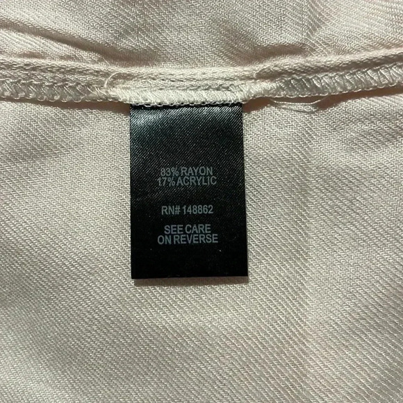 NWT Torrid Harper Blush Cream Blouse 26 - Picture 4 of 5